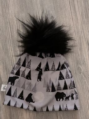 3/10$ 🐻 Kids Black & Gray Bear Print Pom Beanie